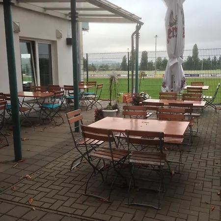 Hotel Zum Sportforum 2*
