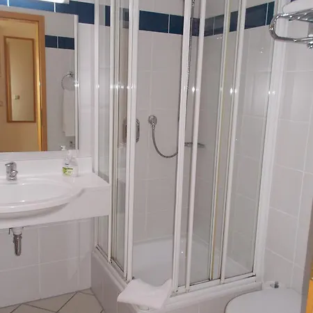 Hotel Zum Sportforum 2*